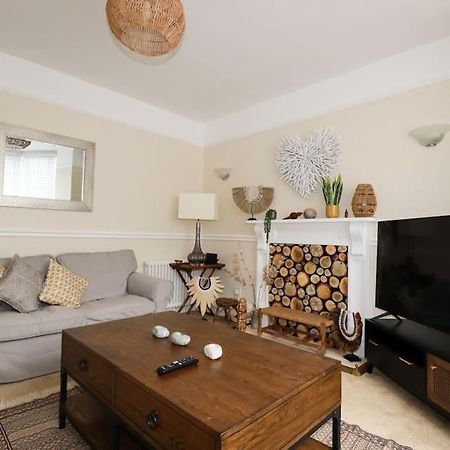 Gorgeous House In Newquay Walking Distance From Fistral Beach New Quay Exterior foto