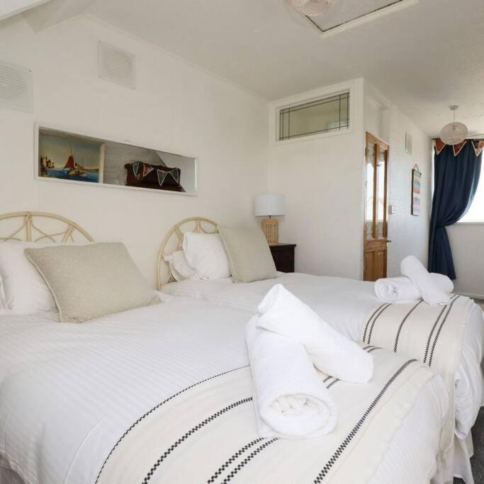 Gorgeous House In Newquay Walking Distance From Fistral Beach New Quay Exterior foto