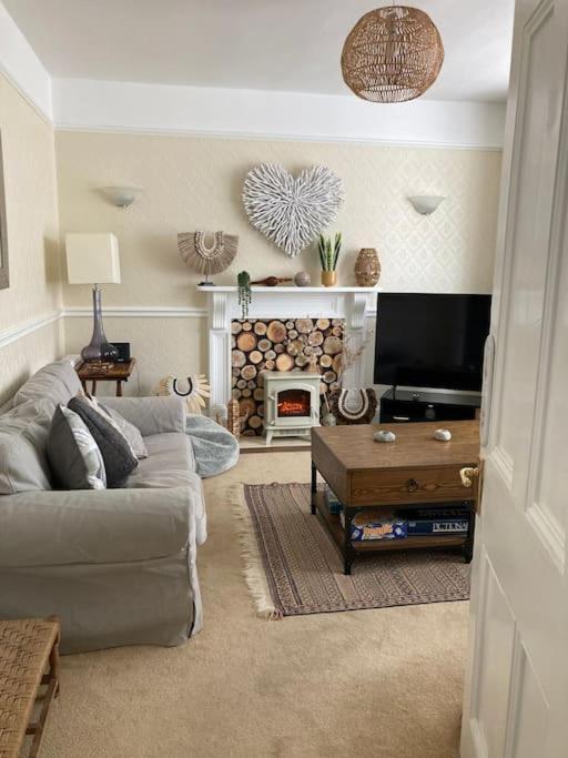 Gorgeous House In Newquay Walking Distance From Fistral Beach New Quay Exterior foto