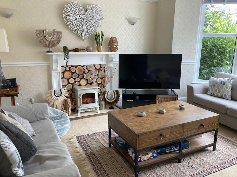 Gorgeous House In Newquay Walking Distance From Fistral Beach New Quay Exterior foto