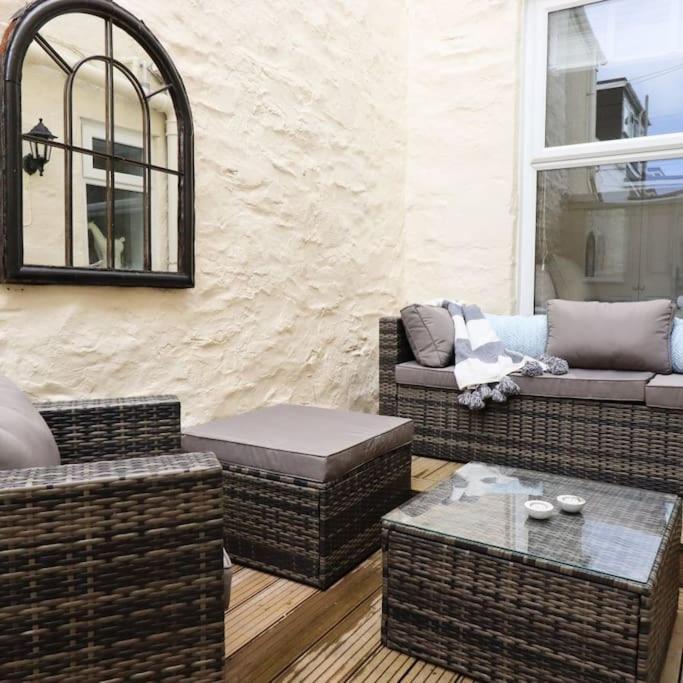 Gorgeous House In Newquay Walking Distance From Fistral Beach New Quay Exterior foto